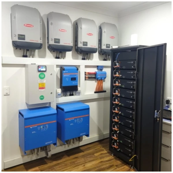 ZYC Energy SIMPO Batterie-Schrank (vorverkabelt) 14 ZYC Energy SIMPO Batterie-Schrank (vorverkabelt)